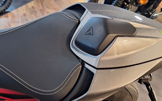 Gebrauchtmotorrad Triumph Street Triple RS - Bild 5