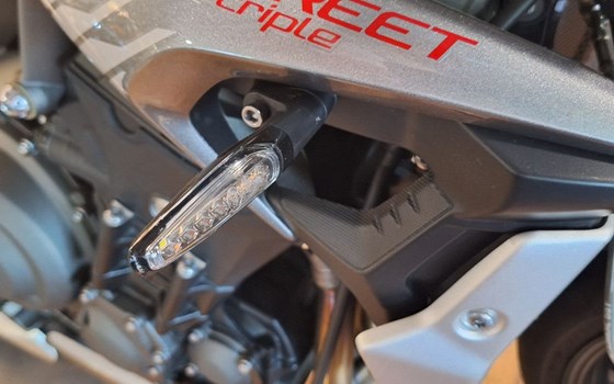 Gebrauchtmotorrad Triumph Street Triple RS - Bild 7