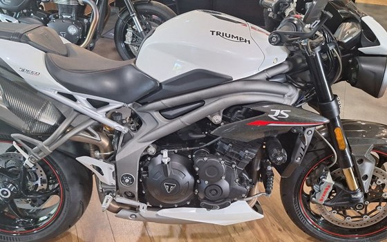 Gebrauchtmotorrad Triumph Speed Triple RS - Bild 1