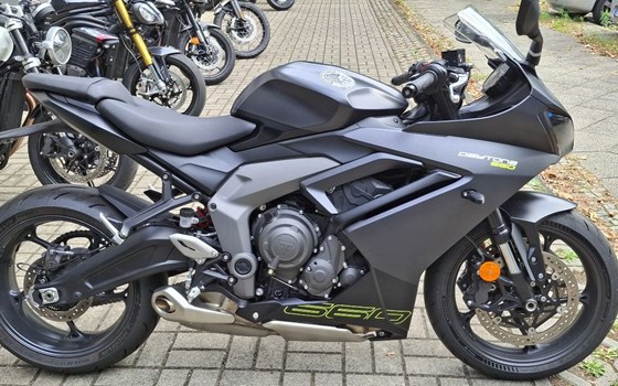 Gebrauchtmotorrad Triumph Daytona 660 - Bild 1