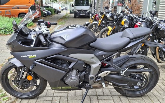 Gebrauchtmotorrad Triumph Daytona 660 - Bild 2