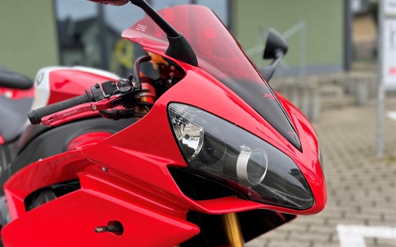 Gebrauchtmotorrad Yamaha R1 - Bild 1