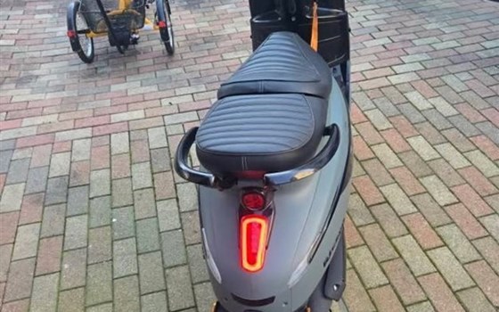 Gebrauchtmotorrad Peugeot Django 50 4T - Bild 4