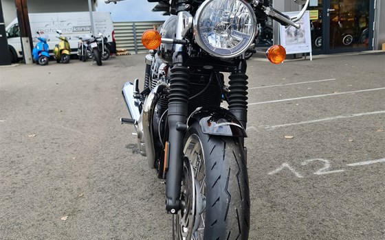 Gebrauchtmotorrad Triumph Thruxton 1200 - Bild 3 Gebrauchtmotorrad Triumph Thruxton 1200 - Bild 3