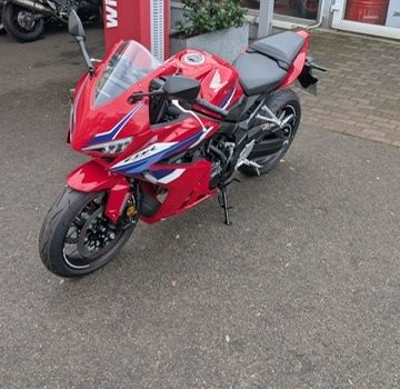 Neufahrzeug Honda CBR650R E-Clutch - Bild 4