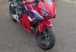 Neumotorrad Honda CBR650R E-Clutch