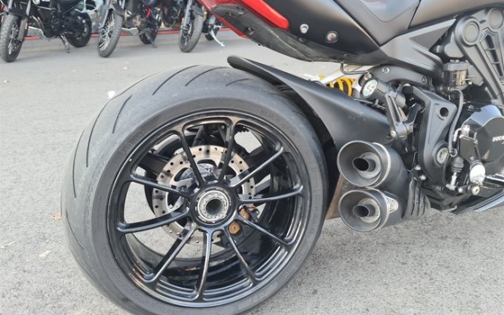 Gebrauchtmotorrad Ducati XDiavel Black Star - Bild 3 Gebrauchtmotorrad Ducati XDiavel Black Star - Bild 3