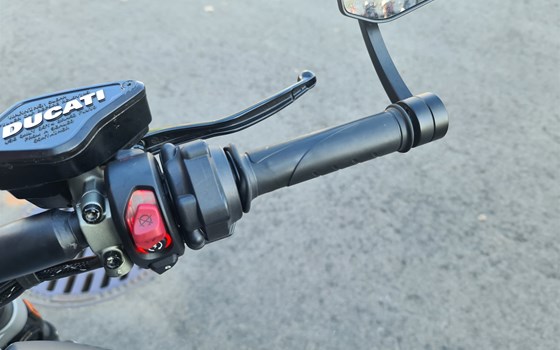 Gebrauchtmotorrad Ducati XDiavel Black Star - Bild 12 Gebrauchtmotorrad Ducati XDiavel Black Star - Bild 12