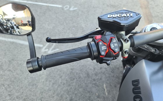 Gebrauchtmotorrad Ducati XDiavel Black Star - Bild 11 Gebrauchtmotorrad Ducati XDiavel Black Star - Bild 11