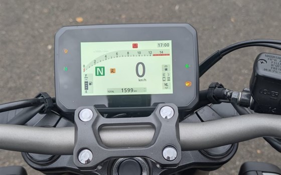 Gebrauchtmotorrad Honda CB650R E-Clutch - Bild 4