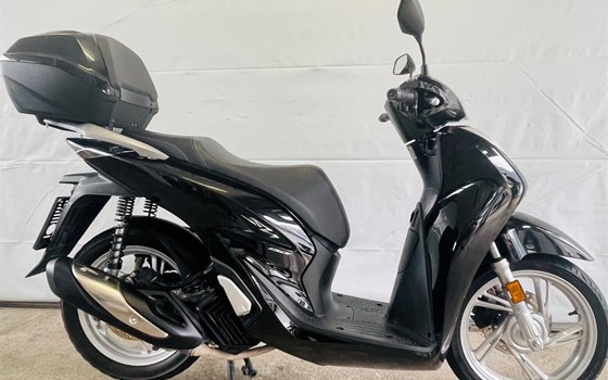 Gebrauchtmotorrad Honda SH150i - Bild 4 Gebrauchtmotorrad Honda SH150i - Bild 4