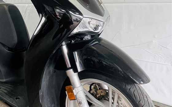 Gebrauchtmotorrad Honda SH150i - Bild 2 Gebrauchtmotorrad Honda SH150i - Bild 2