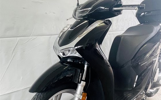 Gebrauchtmotorrad Honda SH150i - Bild 5 Gebrauchtmotorrad Honda SH150i - Bild 5
