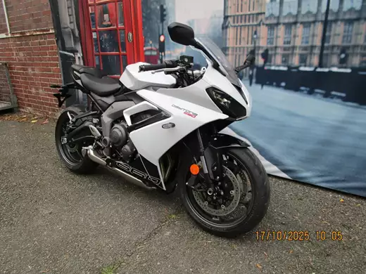 Triumph Daytona 660