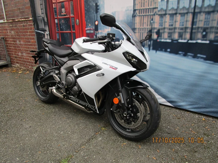 Angebot Triumph Daytona 660 Bild 1: Angebot Triumph Daytona 660