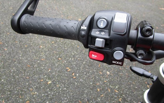 Gebrauchtmotorrad Triumph Speed Twin 1200 - Bild 11