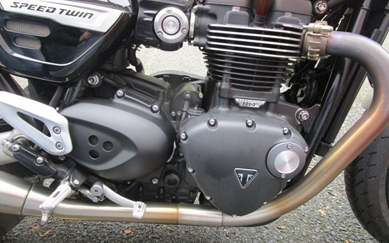 Gebrauchtmotorrad Triumph Speed Twin 1200 - Bild 5