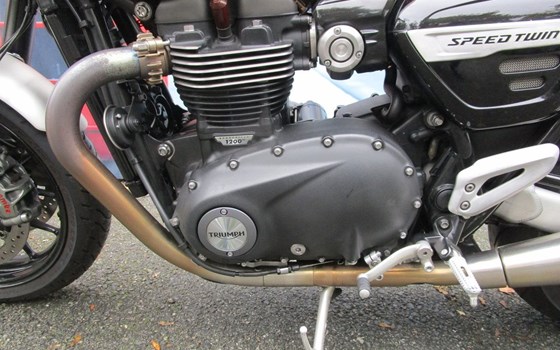 Gebrauchtmotorrad Triumph Speed Twin 1200 - Bild 6