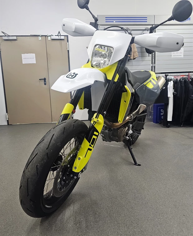 Husqvarna 701 Supermoto