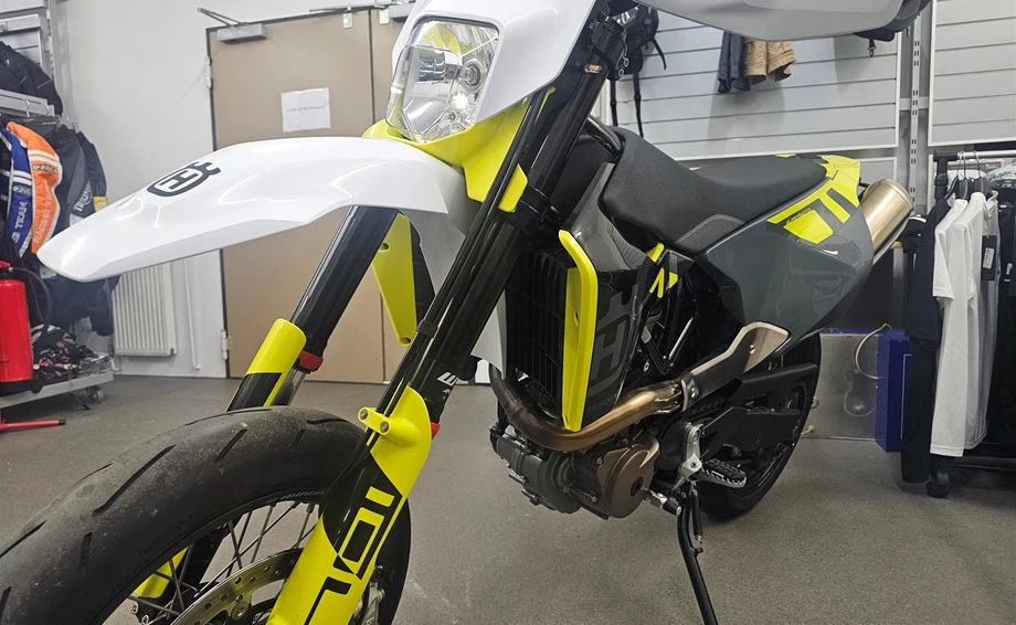 Angebot Husqvarna 701 Supermoto Bild 4: Angebot Husqvarna 701 Supermoto