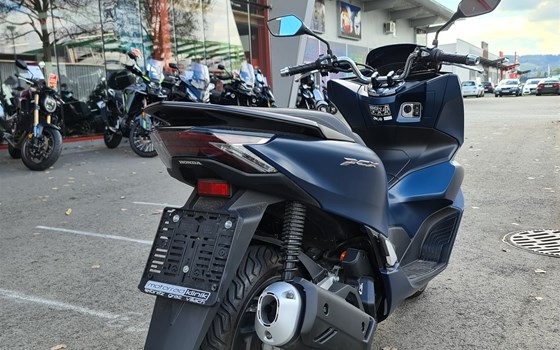 Gebrauchtmotorrad Honda PCX125 - Bild 4 Gebrauchtmotorrad Honda PCX125 - Bild 4