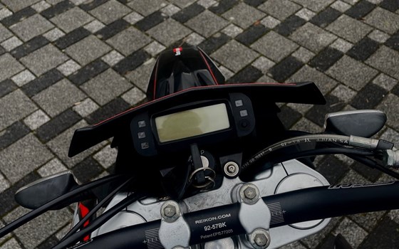 Gebrauchtmotorrad Aprilia SX 50 Supermoto - Bild 8 Gebrauchtmotorrad Aprilia SX 50 Supermoto - Bild 8
