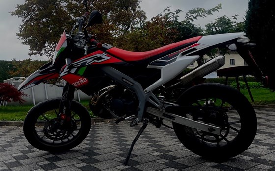 Gebrauchtmotorrad Aprilia SX 50 Supermoto - Bild 1 Gebrauchtmotorrad Aprilia SX 50 Supermoto - Bild 1