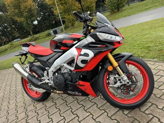 Angebot Aprilia Tuono V4 1100 Factory Bild 2: Angebot Aprilia Tuono V4 1100 Factory