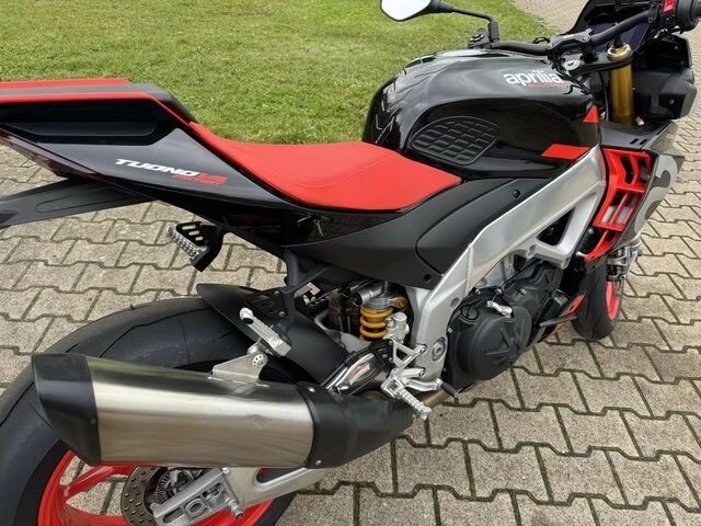 Angebot Aprilia Tuono V4 1100 Factory Bild 4: Angebot Aprilia Tuono V4 1100 Factory