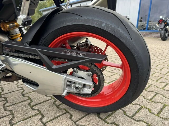 Angebot Aprilia Tuono V4 1100 Factory Bild 6: Angebot Aprilia Tuono V4 1100 Factory