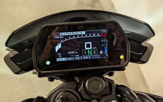 Gebrauchtmotorrad Yamaha MT-10 - Bild 10 Gebrauchtmotorrad Yamaha MT-10 - Bild 10