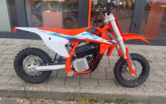Gebrauchtmotorrad KTM SX-E 3 - Bild 2 Gebrauchtmotorrad KTM SX-E 3 - Bild 2