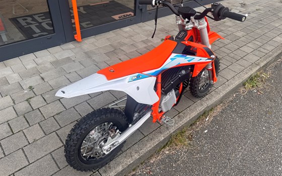 Gebrauchtmotorrad KTM SX-E 3 - Bild 3 Gebrauchtmotorrad KTM SX-E 3 - Bild 3