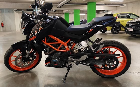 Gebrauchtmotorrad KTM 390 Duke - Bild 1 Gebrauchtmotorrad KTM 390 Duke - Bild 1