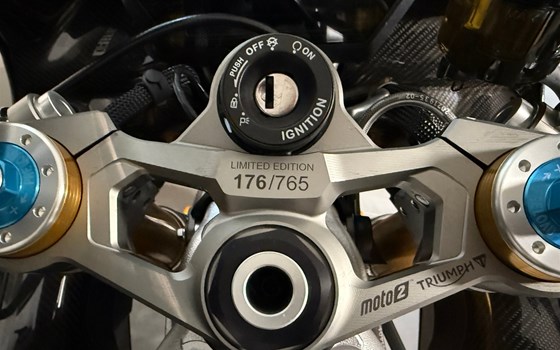 Gebrauchtmotorrad Triumph Daytona 765 Moto2 - Bild 8 Gebrauchtmotorrad Triumph Daytona 765 Moto2 - Bild 8
