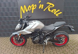 Neumotorrad Suzuki GSX-8S