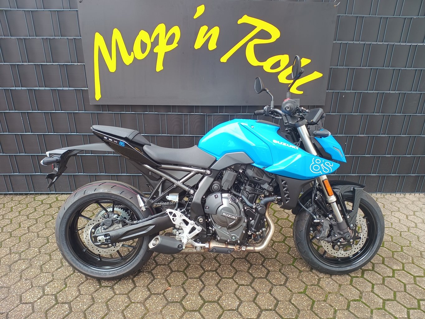 Suzuki GSX-8S