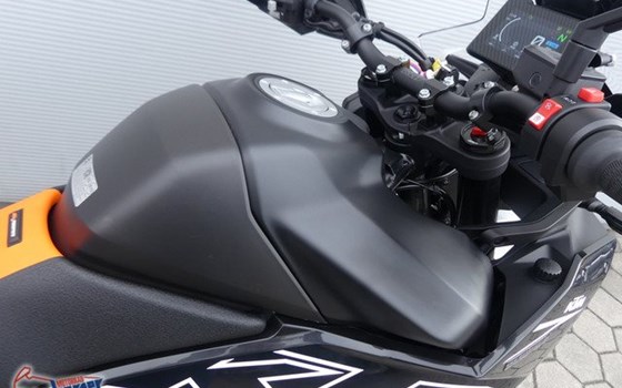 Gebrauchtmotorrad KTM 890 SMT - Bild 4