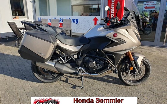 Gebrauchtmotorrad Honda NT1100 DCT Electronic Suspension - Bild 1