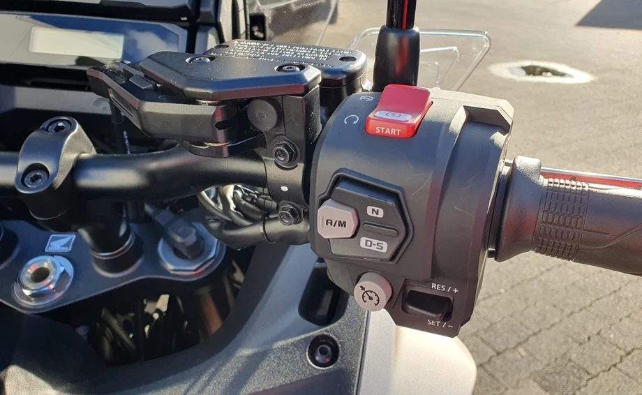 Angebot Honda NT1100 DCT Electronic Suspension Bild 12: Angebot Honda NT1100 DCT Electronic Suspension