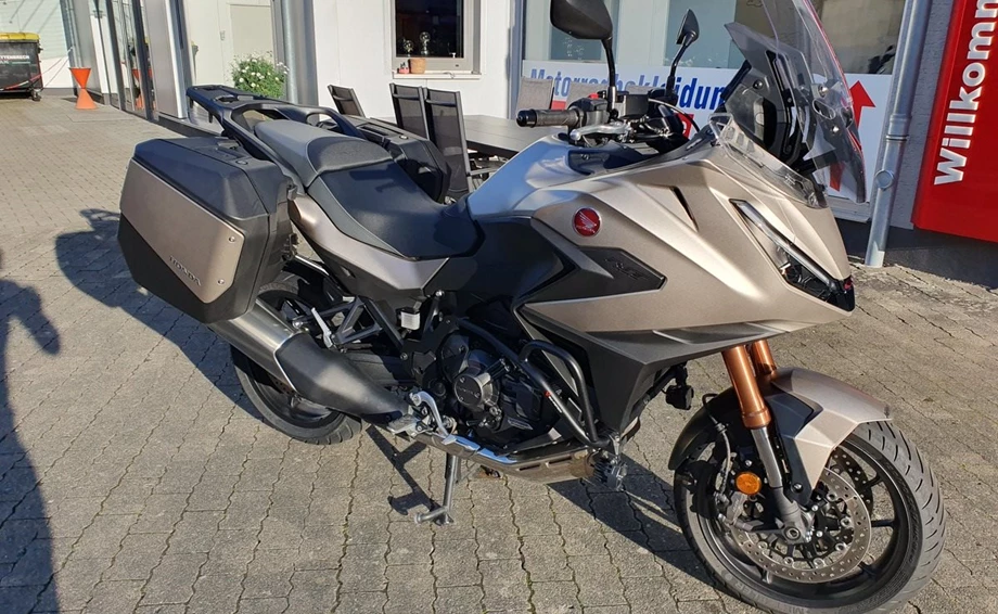 Angebot Honda NT1100 DCT Electronic Suspension Bild 2: Angebot Honda NT1100 DCT Electronic Suspension