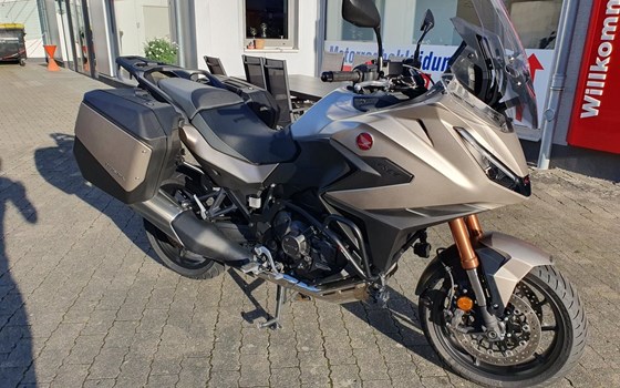 Gebrauchtmotorrad Honda NT1100 DCT Electronic Suspension - Bild 2