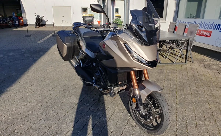 Angebot Honda NT1100 DCT Electronic Suspension Bild 3: Angebot Honda NT1100 DCT Electronic Suspension