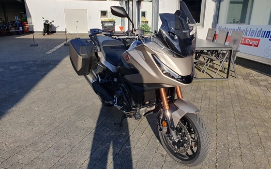 Gebrauchtmotorrad Honda NT1100 DCT Electronic Suspension - Bild 3