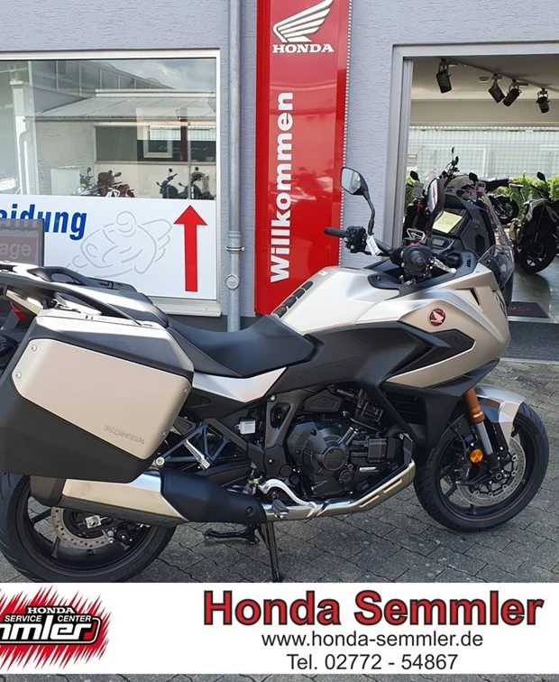 Honda NT1100 DCT Electronic Suspension