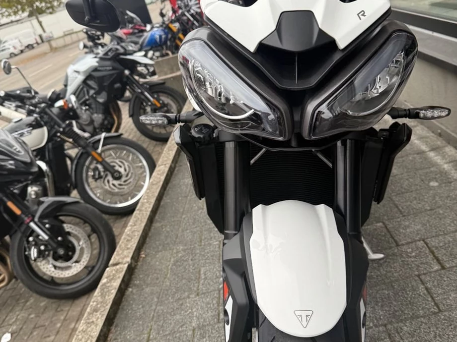 Angebot Triumph Street Triple 765 R Bild 2: Angebot Triumph Street Triple 765 R