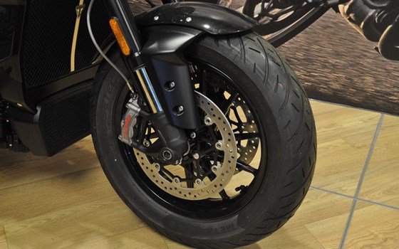 Gebrauchtmotorrad Triumph Rocket 3 Storm GT - Bild 7