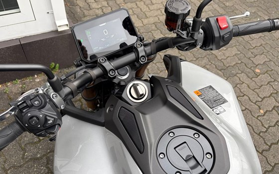 Gebrauchtmotorrad Yamaha MT-09 SP - Bild 9