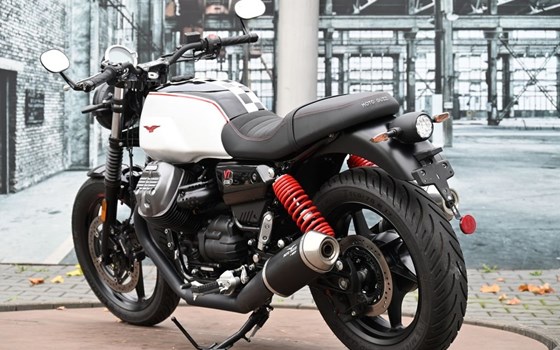 Gebrauchtmotorrad Moto Guzzi V7 Stone Ten - Bild 10