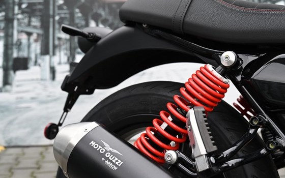 Gebrauchtmotorrad Moto Guzzi V7 Stone Ten - Bild 7